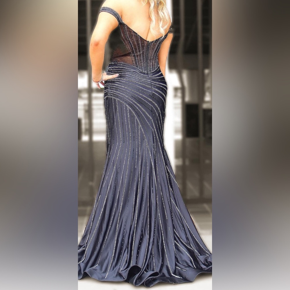 Ellie Wilde Elegant Black Gown with Silver Accents - Picture 2 of 16